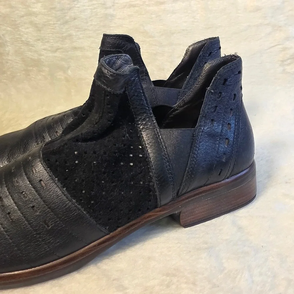 Naot Rivotra Ankle Boots Black Leather Suede Perforated Women 41 Excellent